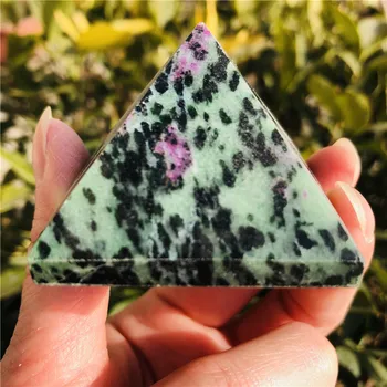 Dabiskās kvarca kristāla, sarkana, zaļa, dārgumu kristāla piramīdas dzīšana